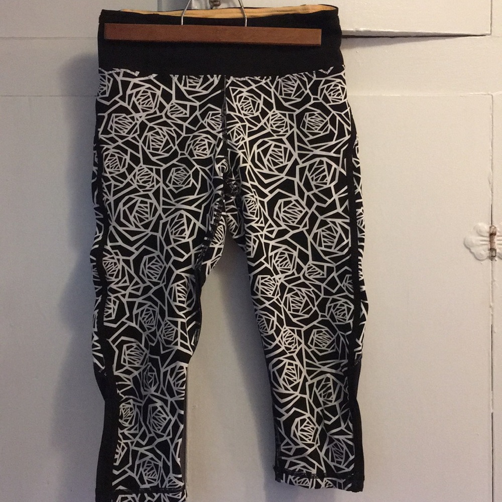 Lululemon Capri size 4